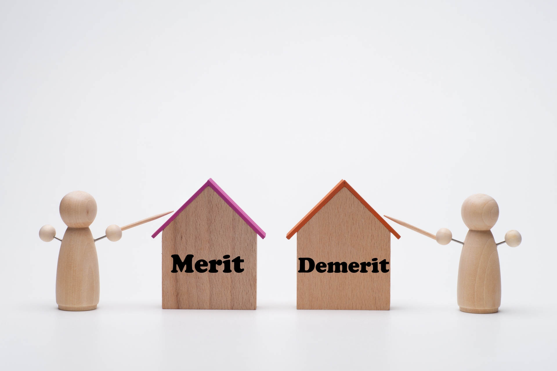 住宅のメリットとデメリットの比較イメージ