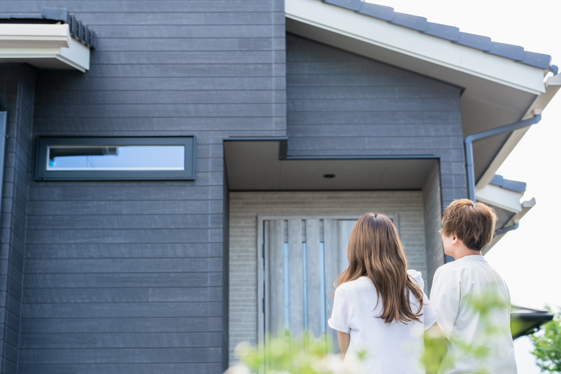 新築のマイホームを建てた夫婦・家族