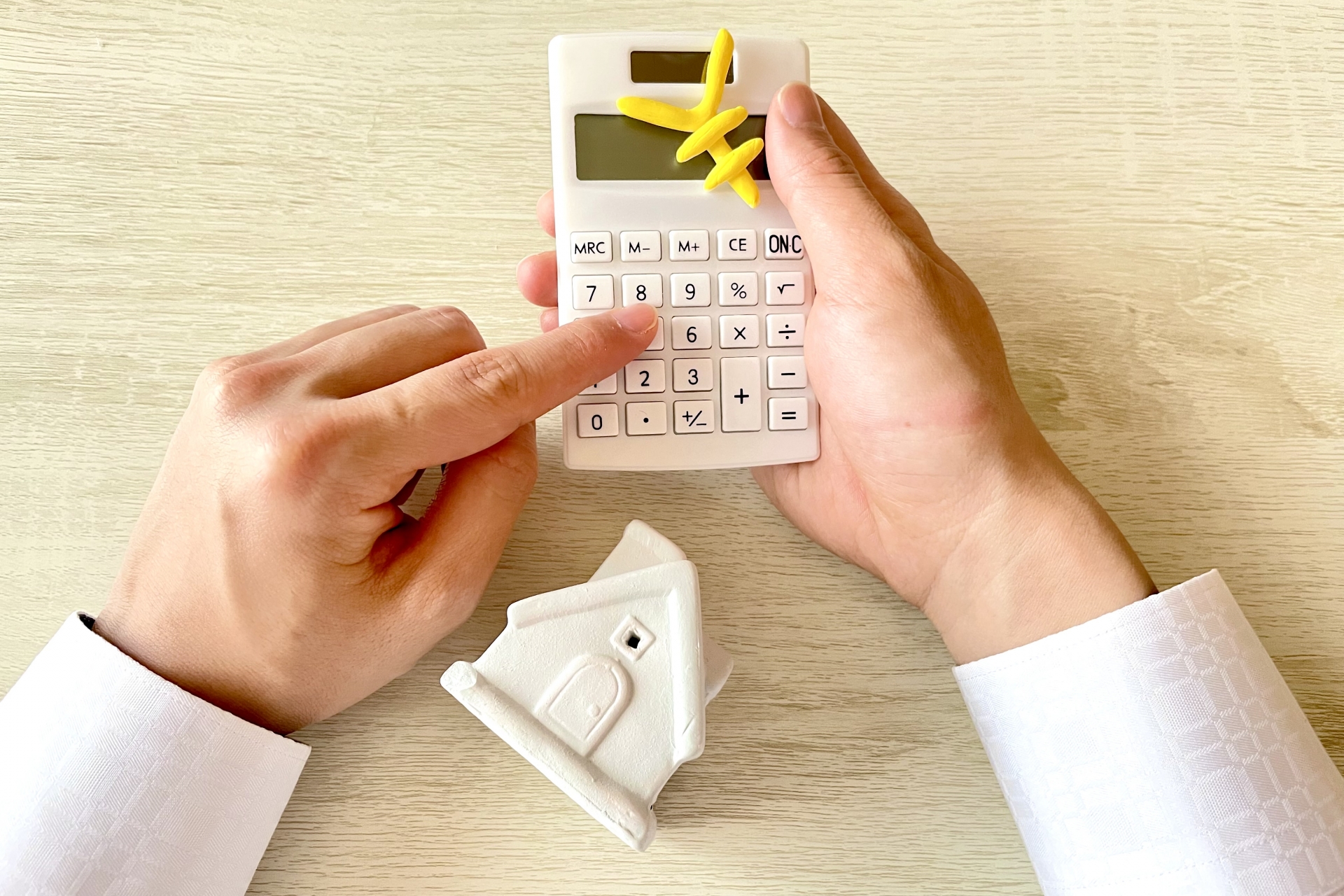 家にかかるお金を計算するイメージ