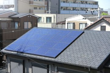 太陽光発電は蓄電池なしでも設置できる？蓄電池がないとできないこと、併用するメリットを解説