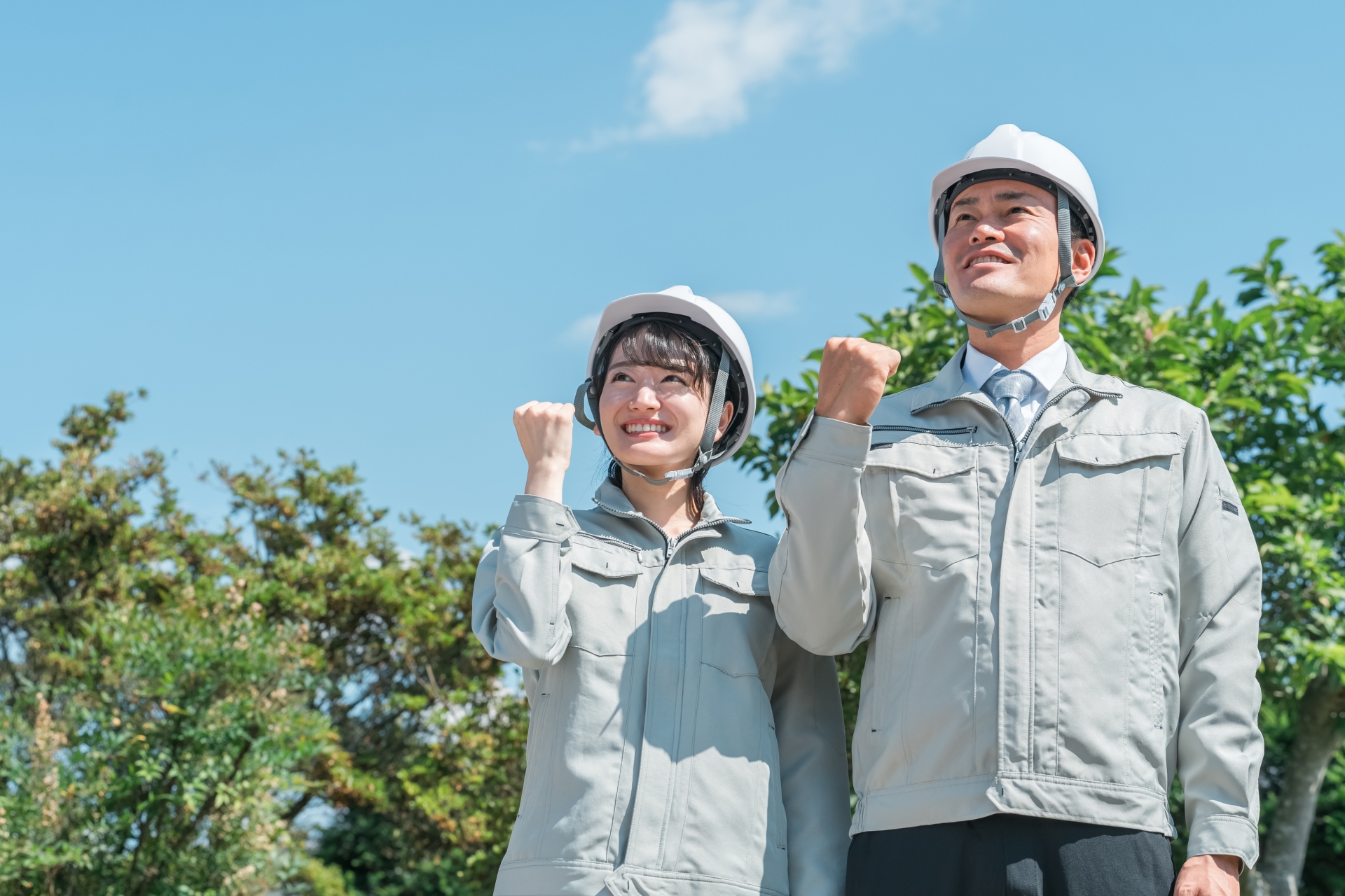建設業・建築業・造園業の作業着姿の男女