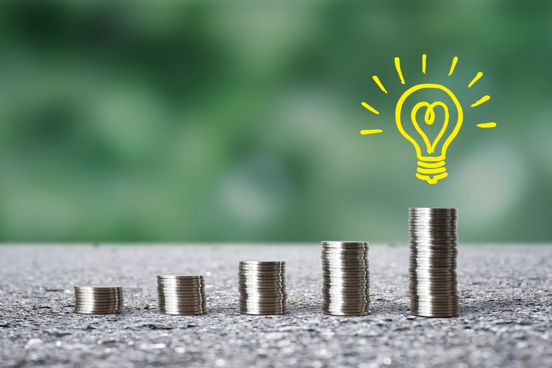 増えていくコインと電球