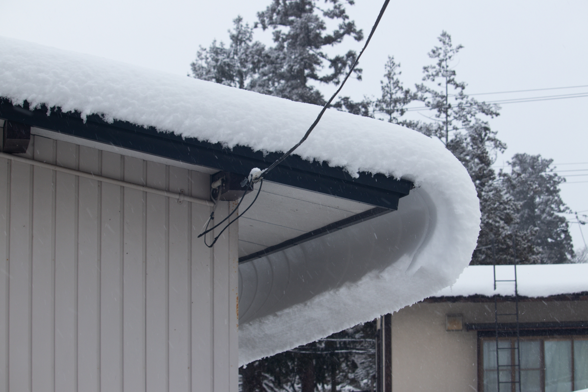 雪が積もった家