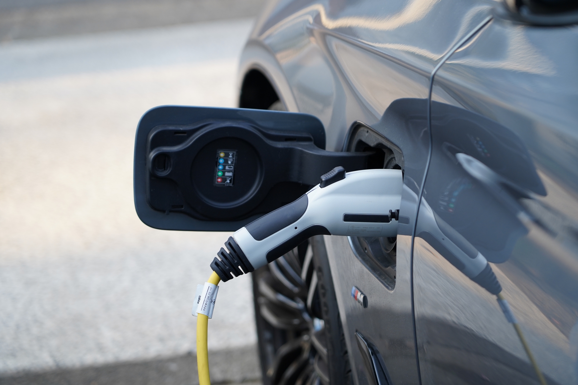 電気自動車・PHVと充電ケーブル