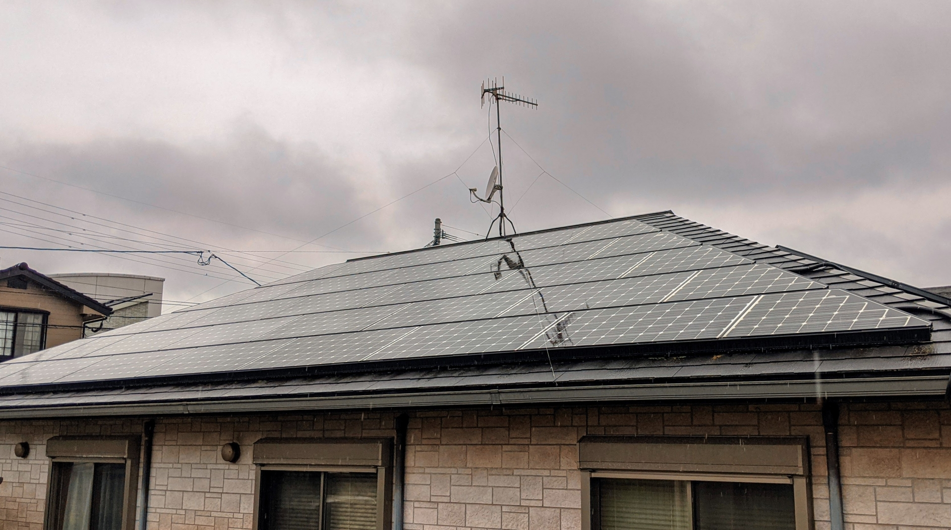 太陽光パネルが日陰の場合の発電量への影響はどのくらい?
