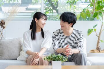 太陽光パネルを屋上に設置するメリットは？導入するまでの流れや注意点、費用を抑える方法を解説