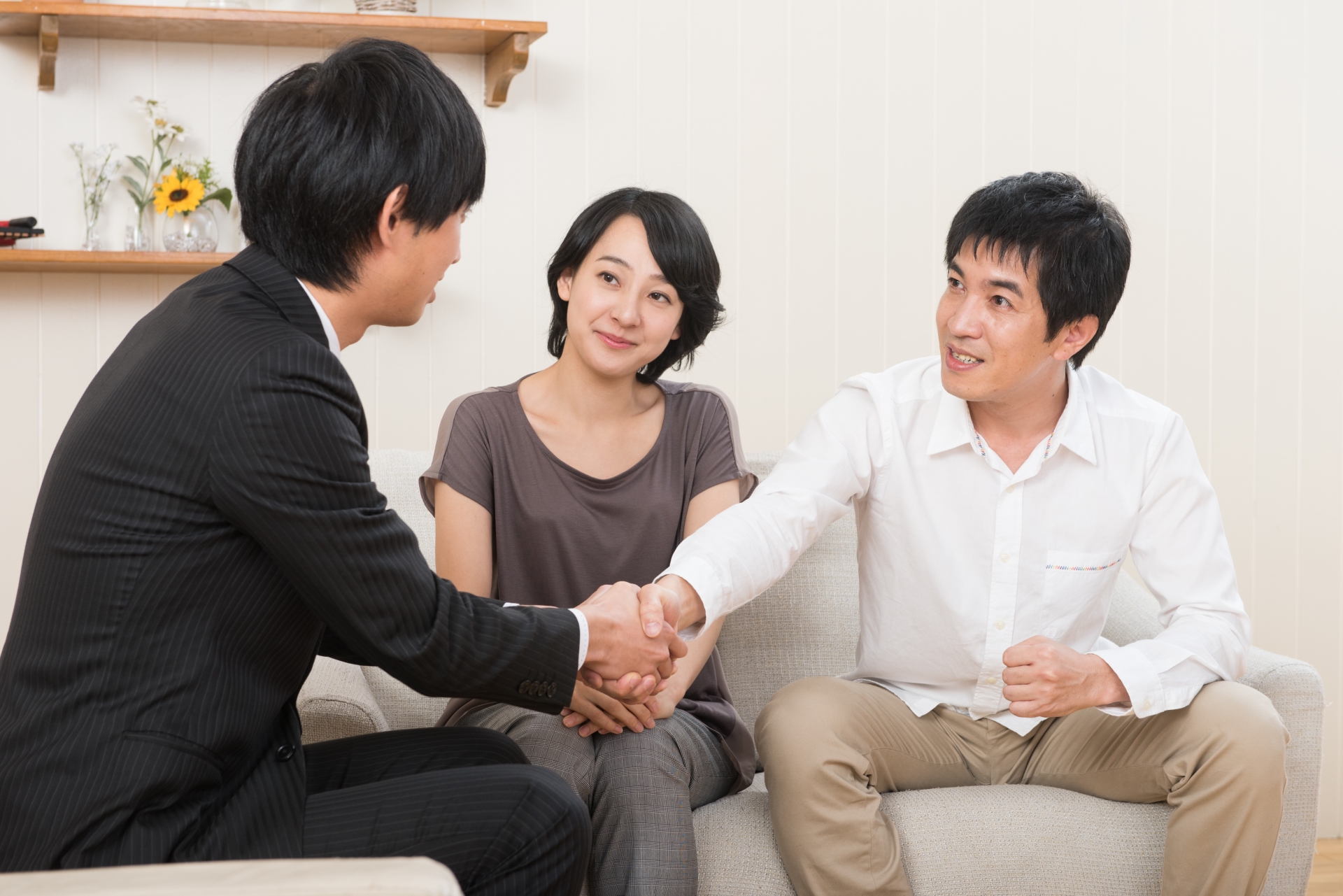 電力会社と受給契約を締結する
