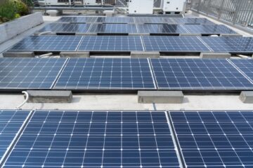 蓄電池のオフグリッドの仕組みは？メリットやデメリット、導入にかかる費用の目安を解説